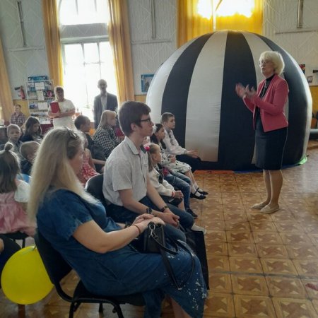 Діти з прийомних сімей відвідали єдиний в області планетарій у Кіровоградському обласному центрі науково-технічної творчості учнівської молоді