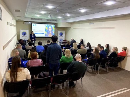 Засідання круглого столу на тему: "Актуальні питання та виклики, які виникають у осіб без громадянства та під ризиком безгромадянства в Україні"